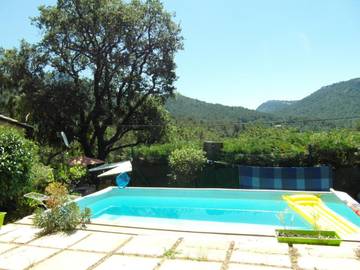 Cottage pour 4 personnes, avec piscine ainsi que jardin et vue, animaux acceptés à Évenos