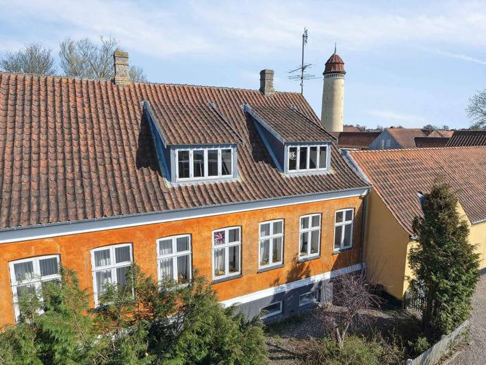 Ferieudlejning for 5 personer, med terrasse, husdyr tilladt i Lolland