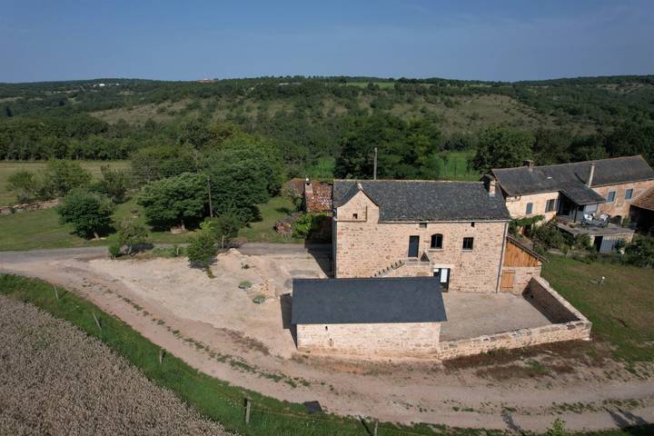 Gîte pour 8 personnes, avec terrasse et jardin ainsi que jacuzzi et sauna à Castanet (Tarn-et-Garonne)