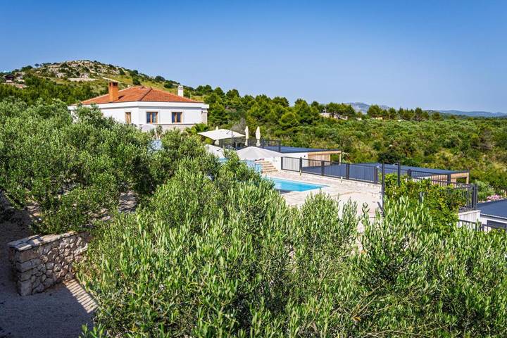 Camping für 5 Personen, mit Terrasse und Garten sowie Pool und Ausblick in Drage (Pakoštane) - 4