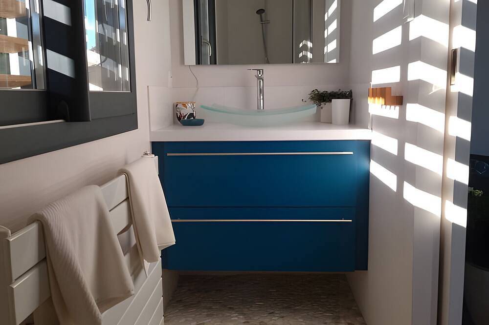 Casa de huéspedes 'Habitación Côté Vignes' con piscina compartida, jardín común y Wi-Fi in Bourg-Saint-Andéol, Privas