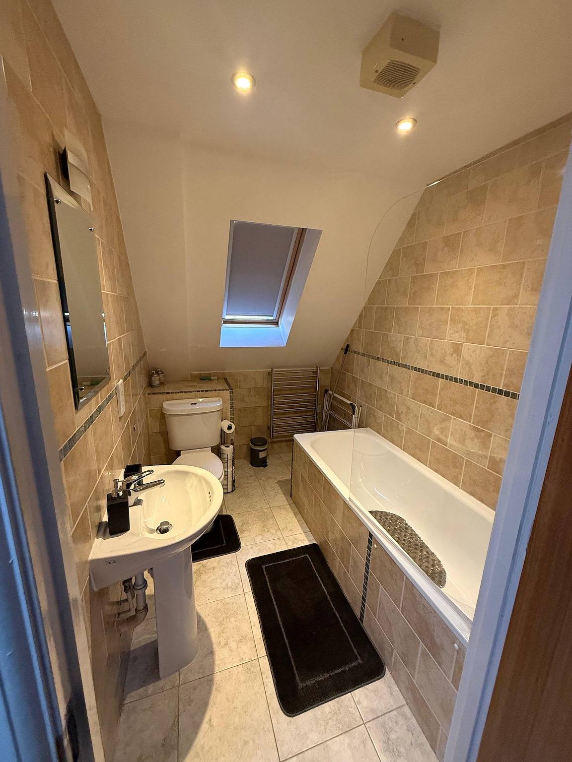 Ganze Ferienwohnung, Two-Bedroom Attic House in Colchester, Essex