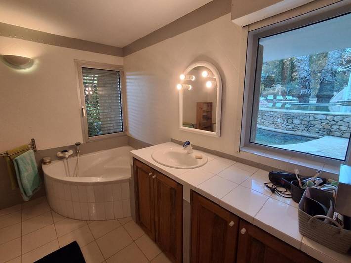 Chambre d’hôte pour 2 personnes, avec jardin ainsi que vue et piscine à Martigues - 2