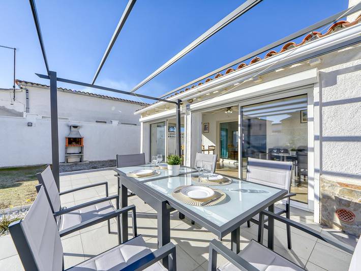 Location de vacances pour 6 personnes, avec terrasse et jardin à Empuriabrava - 2