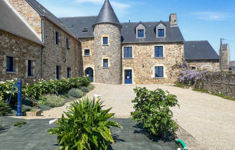 Gîte pour 7 personnes, avec terrasse et jardin, animaux acceptés à Fierville-les-Mines
