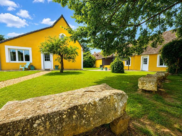 Location de vacances pour 15 personnes, avec terrasse et jardin, animaux acceptés à Roézé-sur-Sarthe