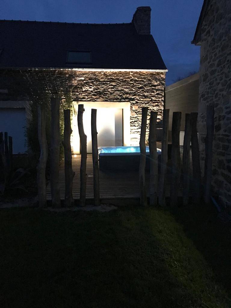 Gîte Parkside avec lit bébé et Internet in Hénanbihen, Région de Dinan