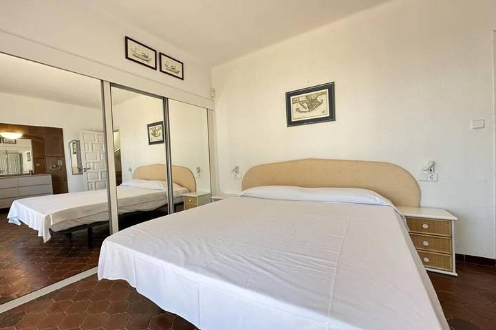 Chalet pour 8 personnes, avec Jardin et Piscine à Roses - 4