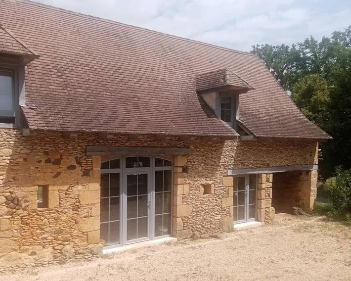 Location de vacances pour 7 personnes, avec piscine et jardin à Anglars-Nozac