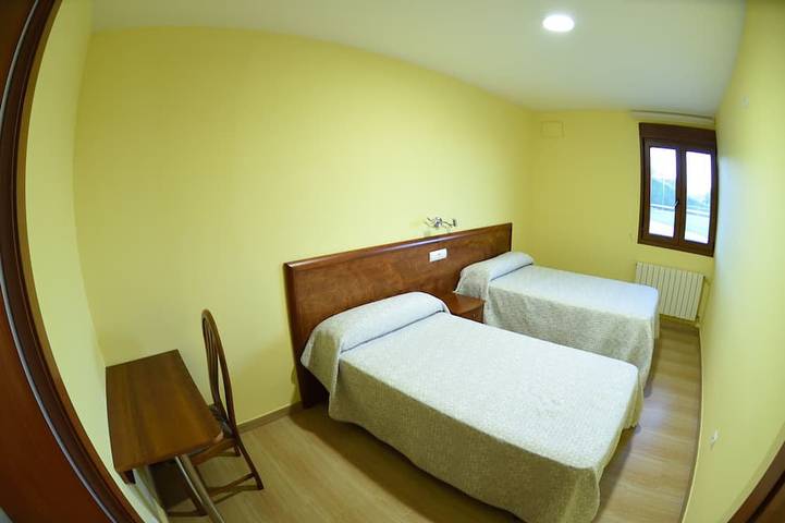 Luxury apartment with pool and tennis court. Usil-Mogro beach front in Mogro, Miengo