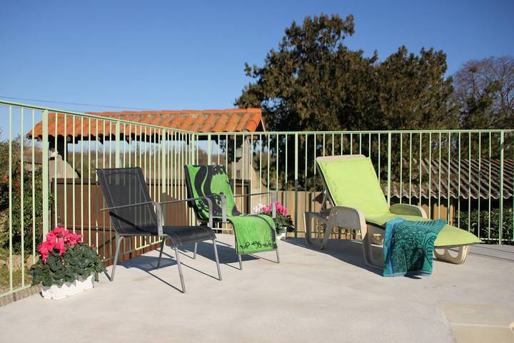 Gîte pour 4 personnes, avec piscine ainsi que terrasse et jardin, animaux acceptés à Thézan-lès-Béziers - 2