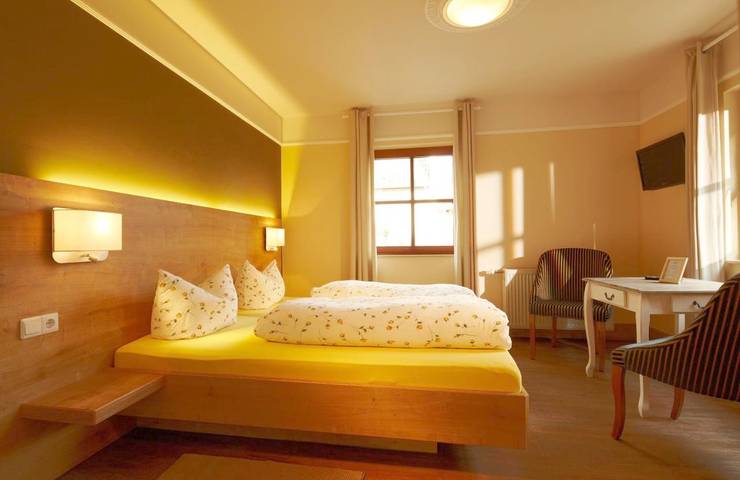 Hotel für 2 Personen, mit Terrasse und Garten in Burrweiler