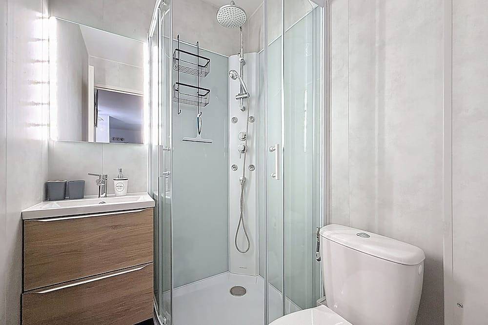 Entire apartment, Ty Breizh - Cosy studio in the heart of Dol-de-Bretagne in Dol-de-Bretagne, Saint-Malo region