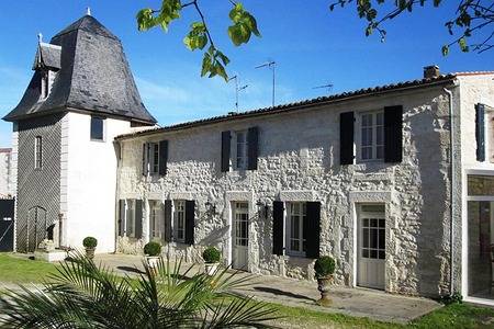 Gîte pour 4 personnes, avec piscine