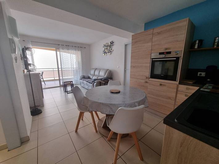 Gîte pour 5 personnes, avec piscine et balcon dans Plage des Pins - 4