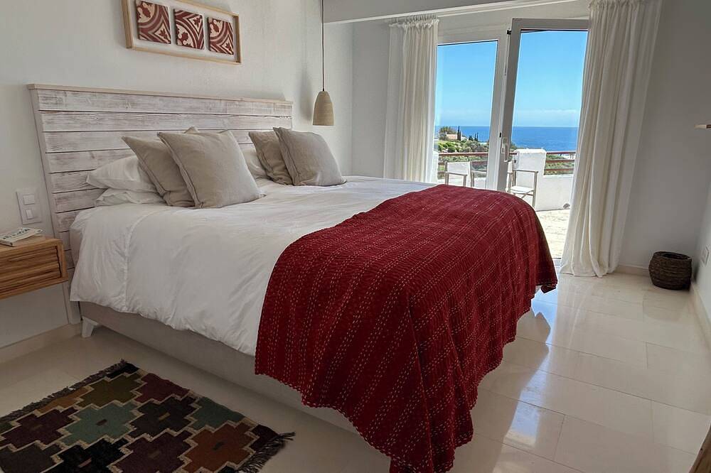Neu! Villa Nostrum mit herrlichem Meerblick, kurzer Fußweg zum Strand & Bars & Ac in Binibeca, Sant Lluís