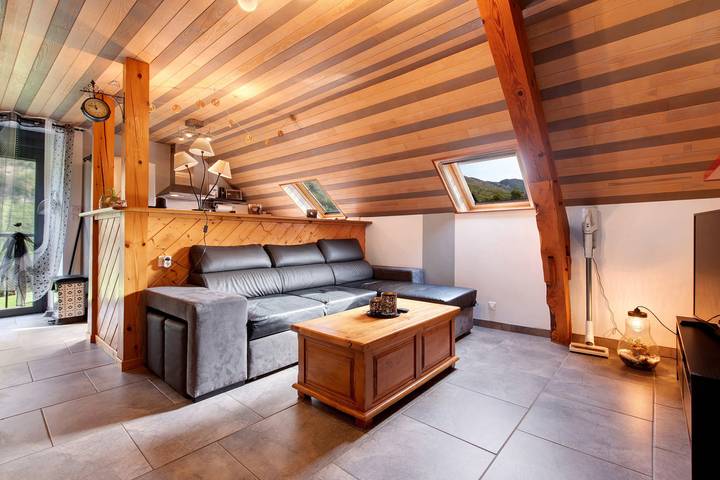 Ferienhaus 'La Grange Aux Chats' mit Bergblick, WLAN und Klimaanlage in Campan, Französische Pyrenäen