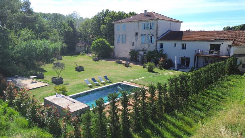 Location de vacances pour 8 personnes, avec terrasse et jardin à Althen-des-Paluds - 3