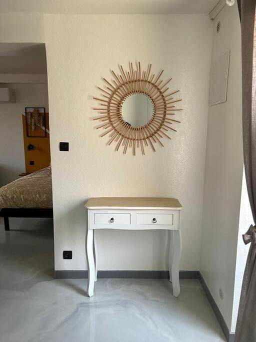 Appartement entier, Studio Apartment in Chaumont-sur-Loire, Région de Blois