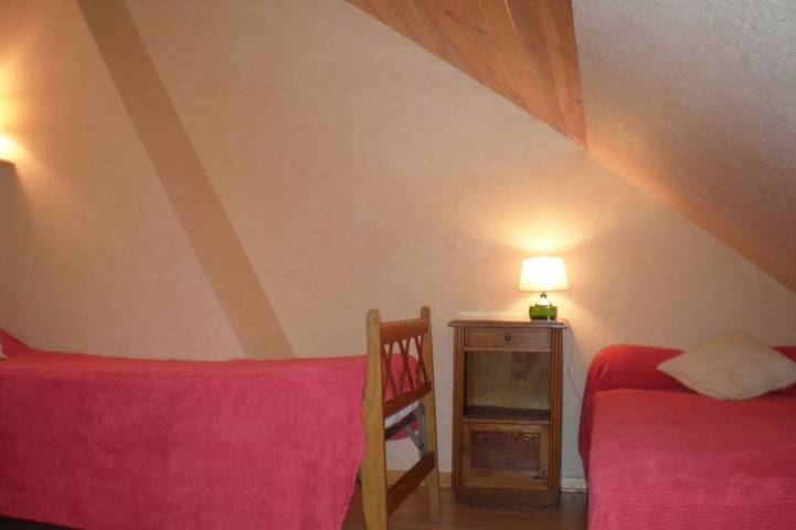 Gîte pour 7 personnes, avec jardin à Anost - 2