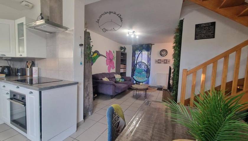 Location de vacances pour 6 personnes, avec terrasse et vue à Pont-du-Château