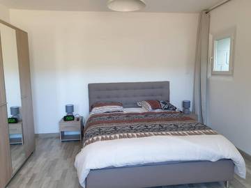 Gîte pour 4 personnes, avec piscine et jardin à Les Assions