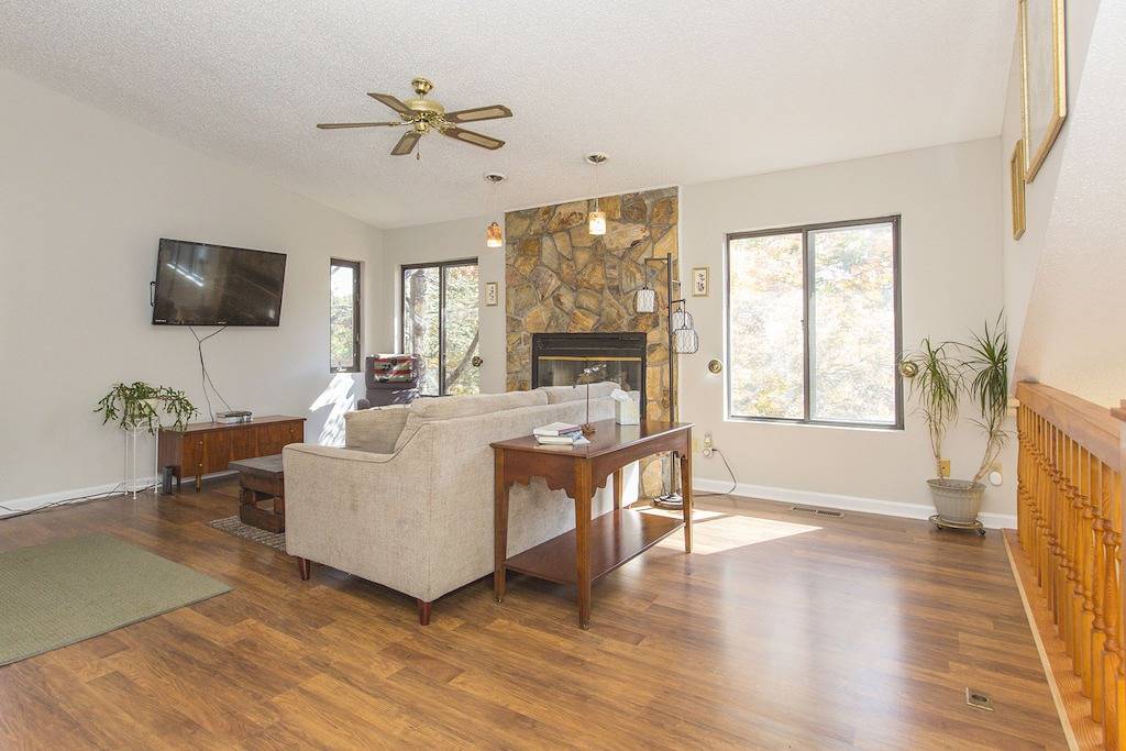 Welcome to the Nut House in Massanutten, Blue Ridge Mountains