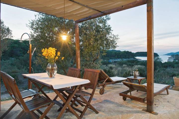 Agriturismo per 7 persone, con Idromassaggio e Terrazza nonché Giardino e Panorama sull' Isola di Lesina