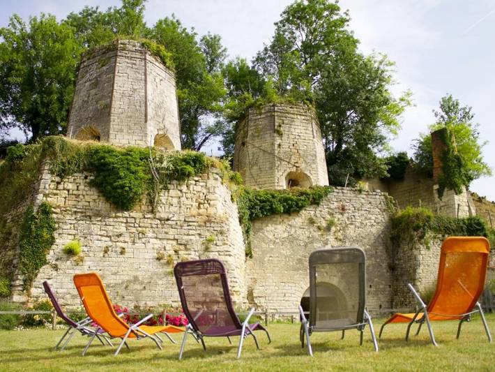Gîte pour 8 personnes, avec jardin dans Fontenay-le-Comte - 2