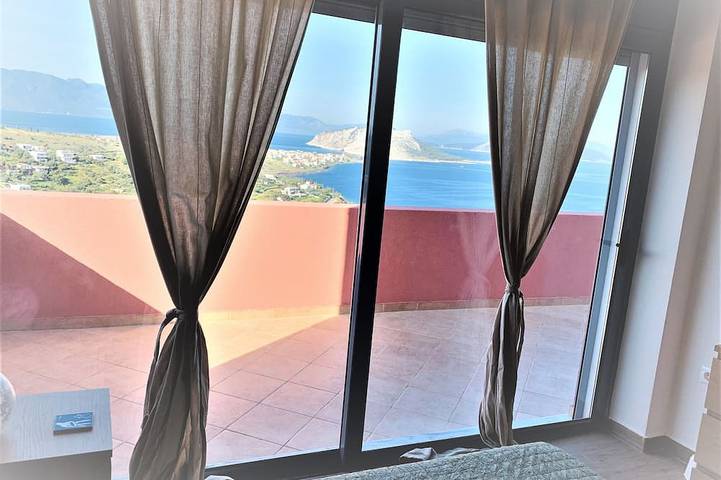 Gîte pour 6 personnes, avec piscine et balcon dans Perdika - 2