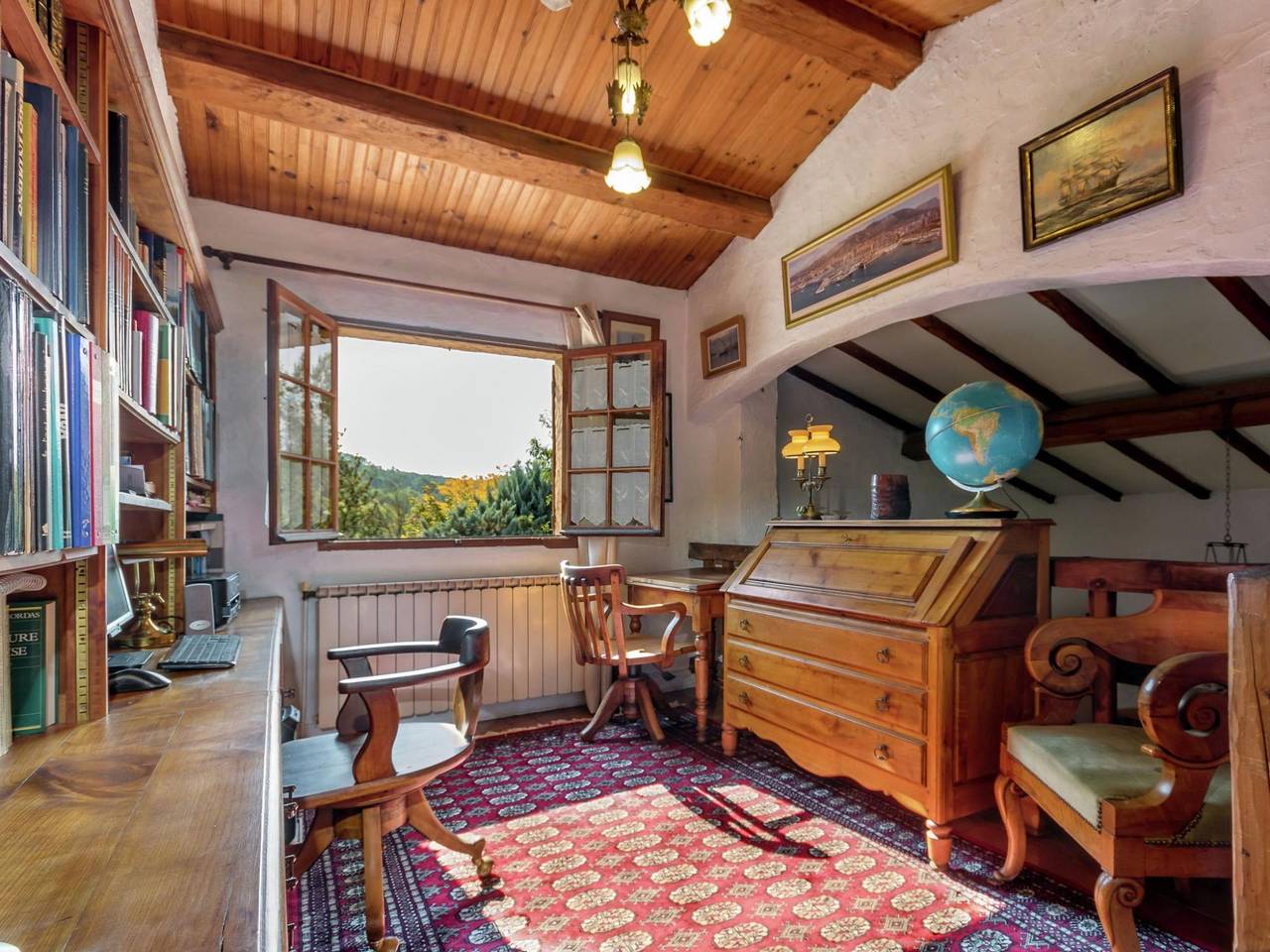 Comfortable holiday home with antique interior, pool and terrace/conservatory in Le Luc in Le Luc, Region de Draguignan