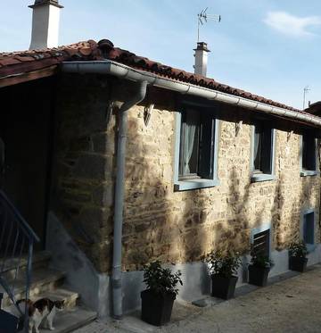 Chambre d’hôte pour 4 personnes, avec jardin ainsi que jacuzzi et terrasse à Rontalon