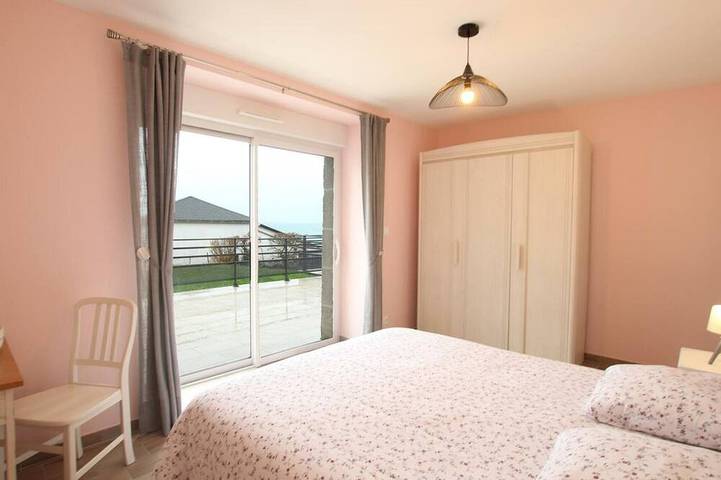 Gîte pour 6 personnes, avec terrasse à Digosville - 3