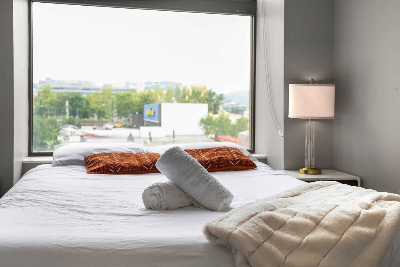 Ganze Wohnung, Cozysuites Modern 1Br in Downtown Pitts  4 in Pittsburgh, Allegheny County