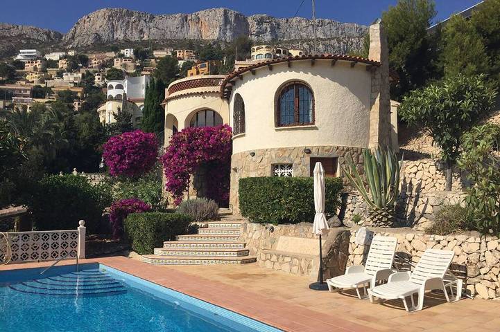Ferienhaus für 4 Personen, mit Terrasse und Garten in Maryvilla