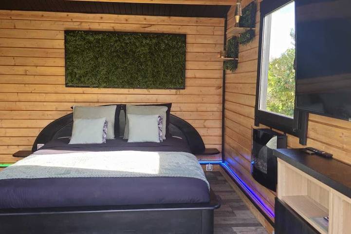 Gîte pour 2 personnes, avec terrasse et jardin à Le Luc - 4