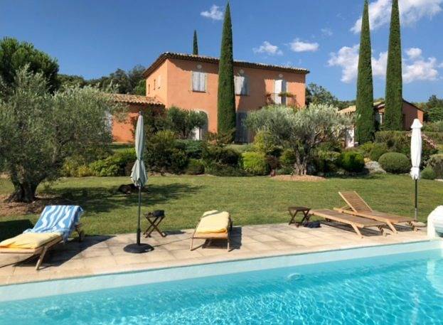 Belle bastide avec piscine chauffée et vue Luberon in Saint-Saturnin-lès-Apt, Parc naturel régional du Luberon