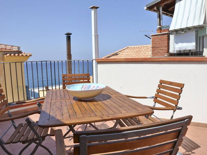 Ferielejlighed for 4 personer, med terrasse - 1