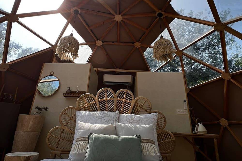 Dome with Jacuzzi 15 min from Disneyland Paris in Nanteuil-lès-Meaux, Sena y Marne