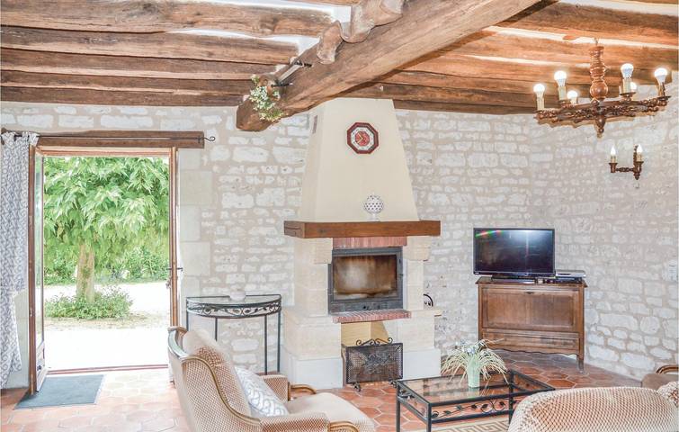 Location de vacances pour 6 personnes, avec jardin ainsi que piscine et terrasse à Assay - 2