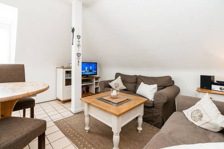 Ganze Wohnung, Geräumige, helle Ferienwohnung in ruhiger Lage im 1. Og in Wenningstedt in Nordfriesische Inseln (Schleswig-Holstein) (Schleswig-Holstein), Wenningstedt