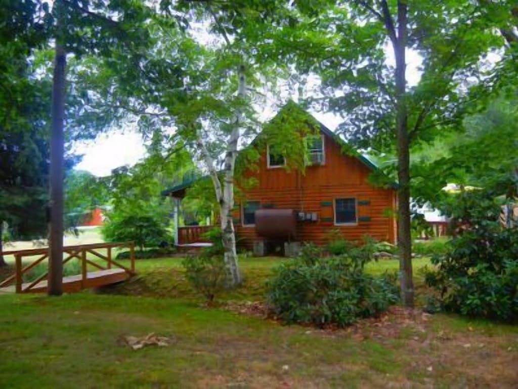 Schönes Blockhaus am Pine Creek in Tioga County