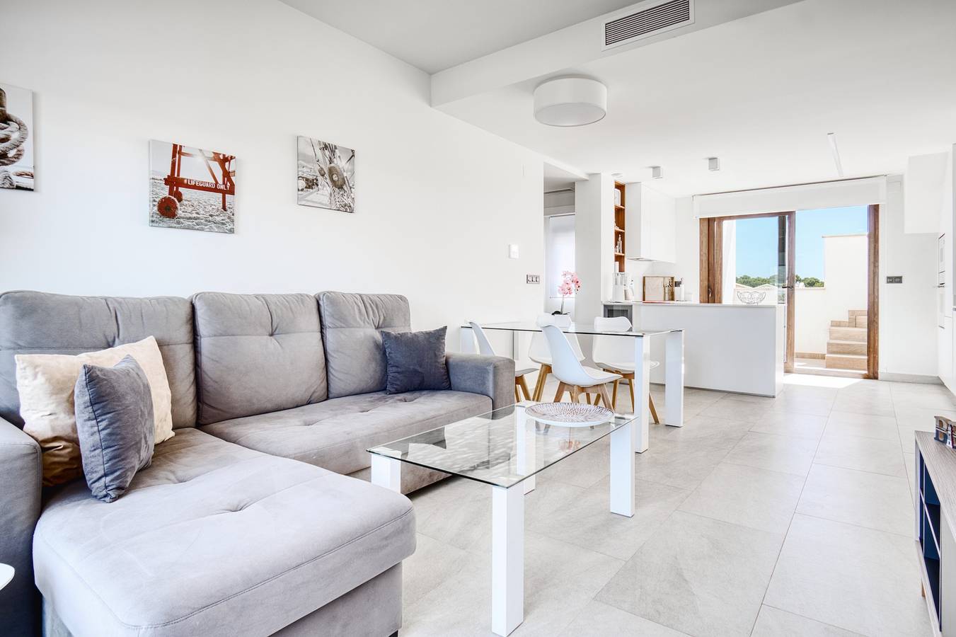 Entire apartment, Apartment 'Casa Mar y Sol' with Sea View, Wi-Fi and Air Conditioning in Torrevieja, Costa Blanca