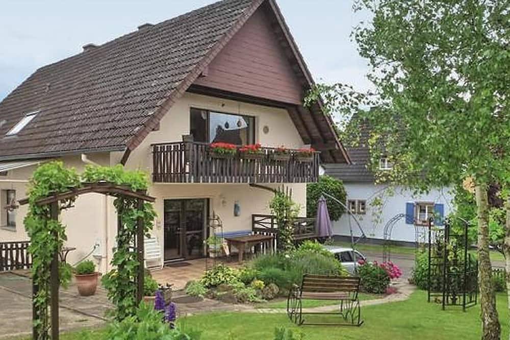 Geheel appartement, Gertrud Wieser appartementhuur - 2 slaapkamer appartement - Niet roken - in Lissendorf, Vulkaan-Eifel