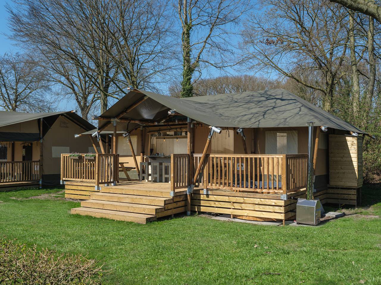 Recreatiepark Den Blanken — Medley Lodge mit Hot Tub | 6 Personen in Neede, Gelderland