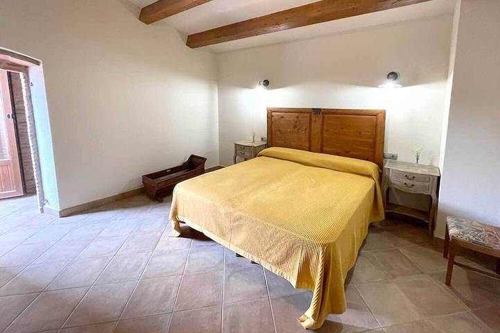 Location de vacances pour 8 personnes, avec jardin et piscine à Vall-llobrega - 4