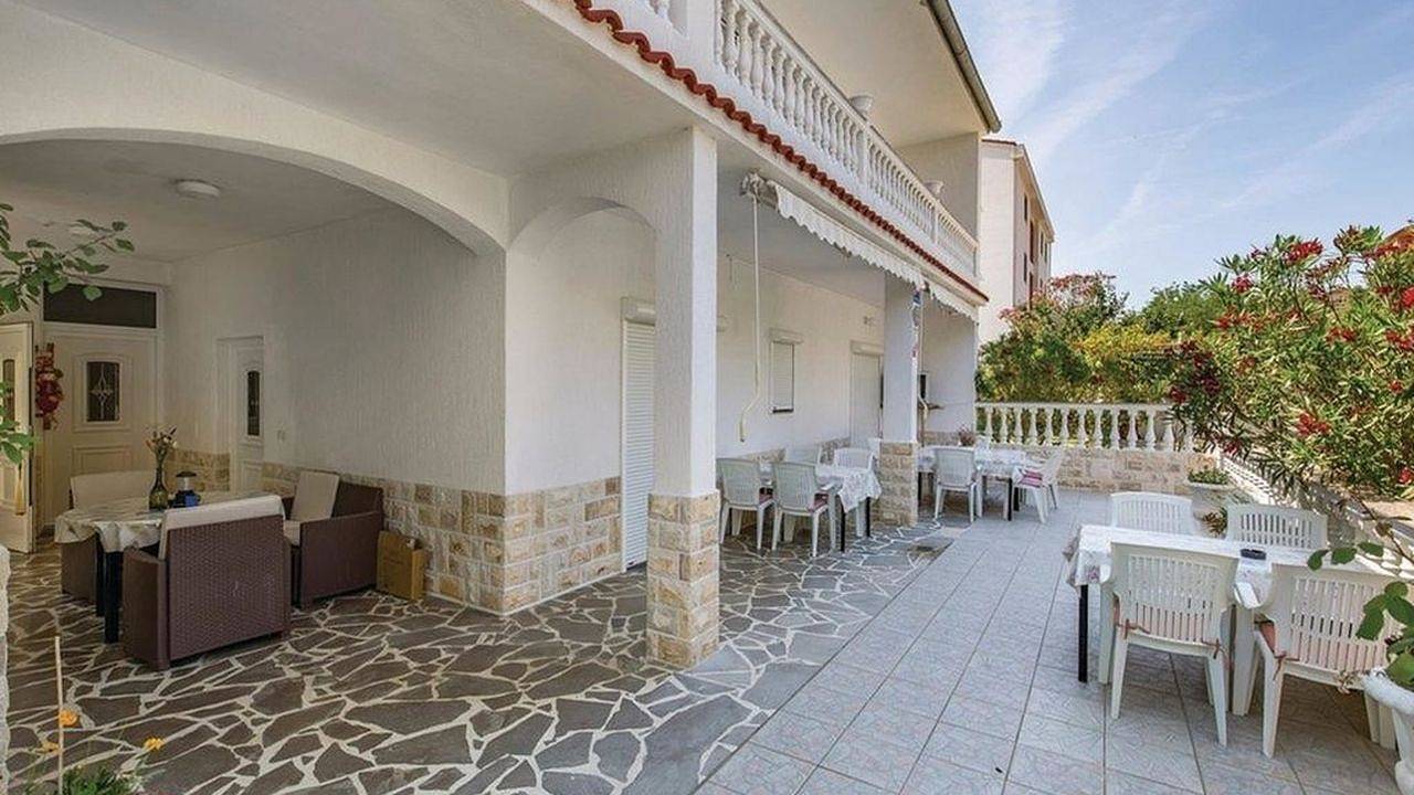 Ganze Ferienwohnung, Ferienwohnung für 9 Personen (110 m²) in Rab in Palit, Rab