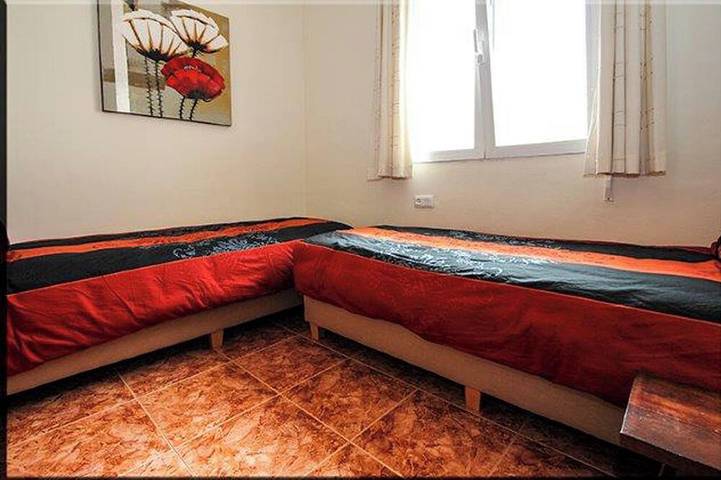 Casa Gusta, una hermosa villa con impresionante piscina y jardín de palmeras! in Xaló, Costa Blanca