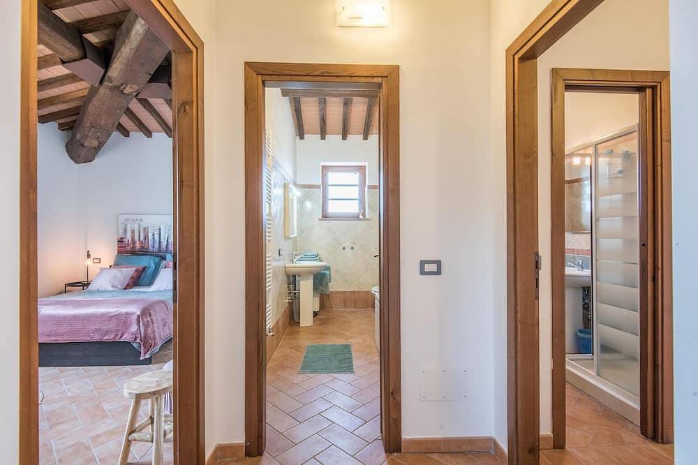 Geheel appartement, Gezellig appartement met 2 slaapkamers. in Trequanda, Provincie Siena
