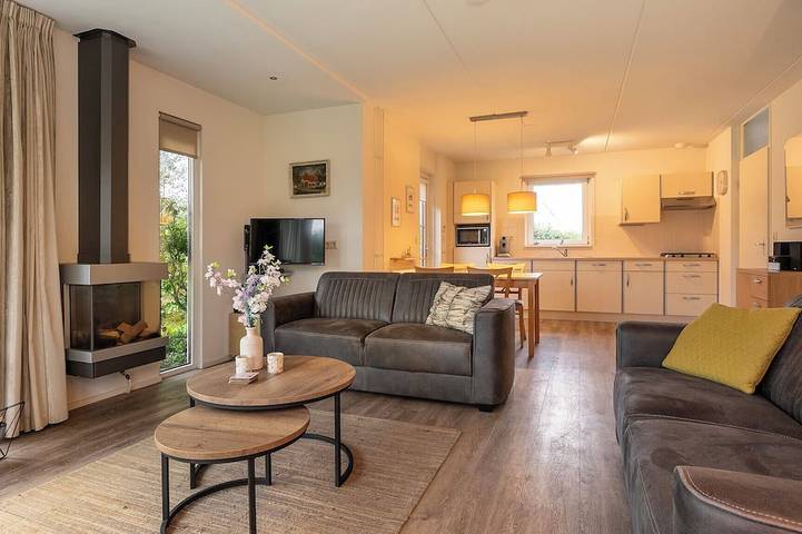 Cottage für 4 Personen, mit Terrasse und Sauna in Earnewâld